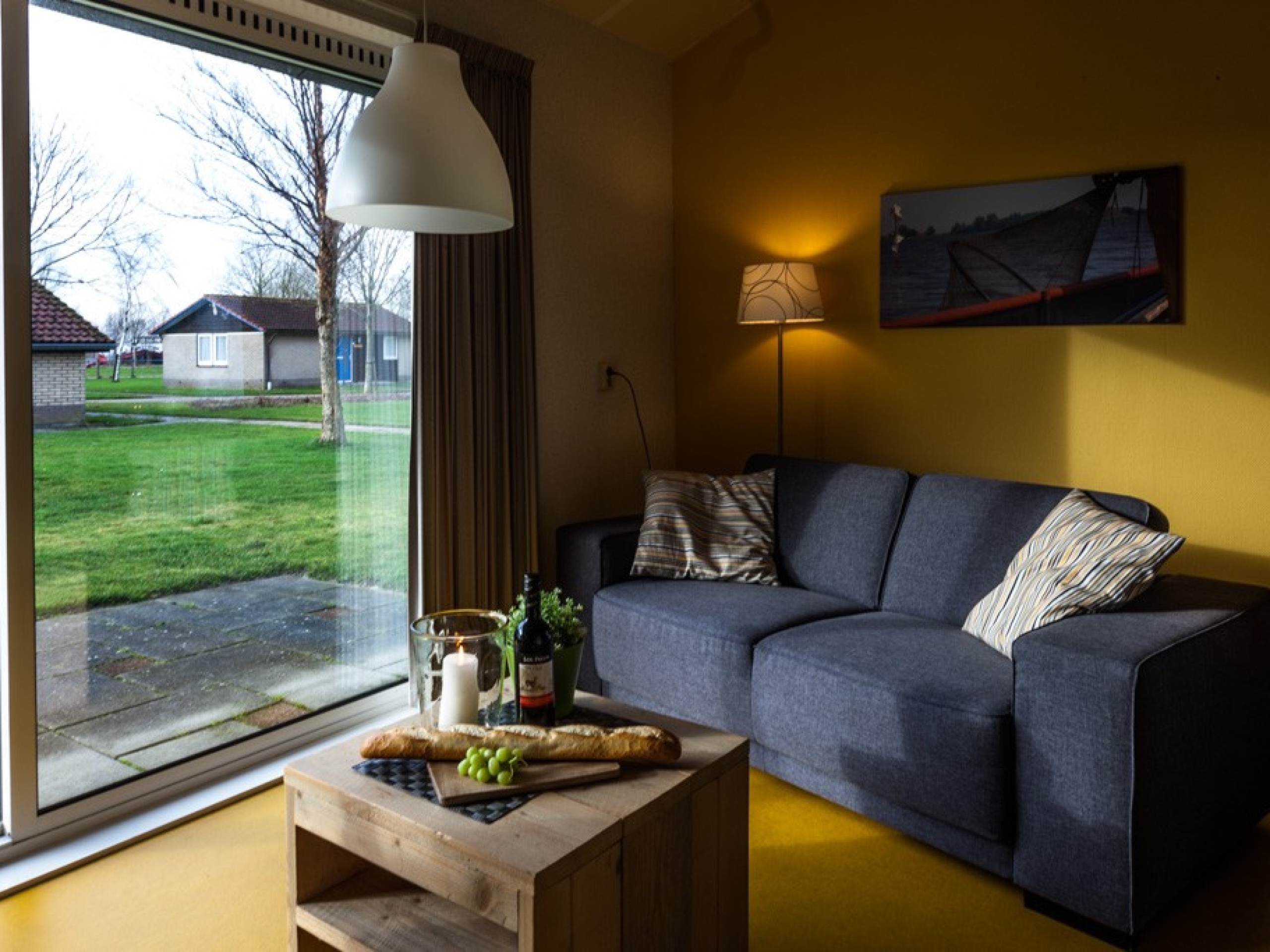 Modern ingericht en gelegen op een vakantiepark aan het water