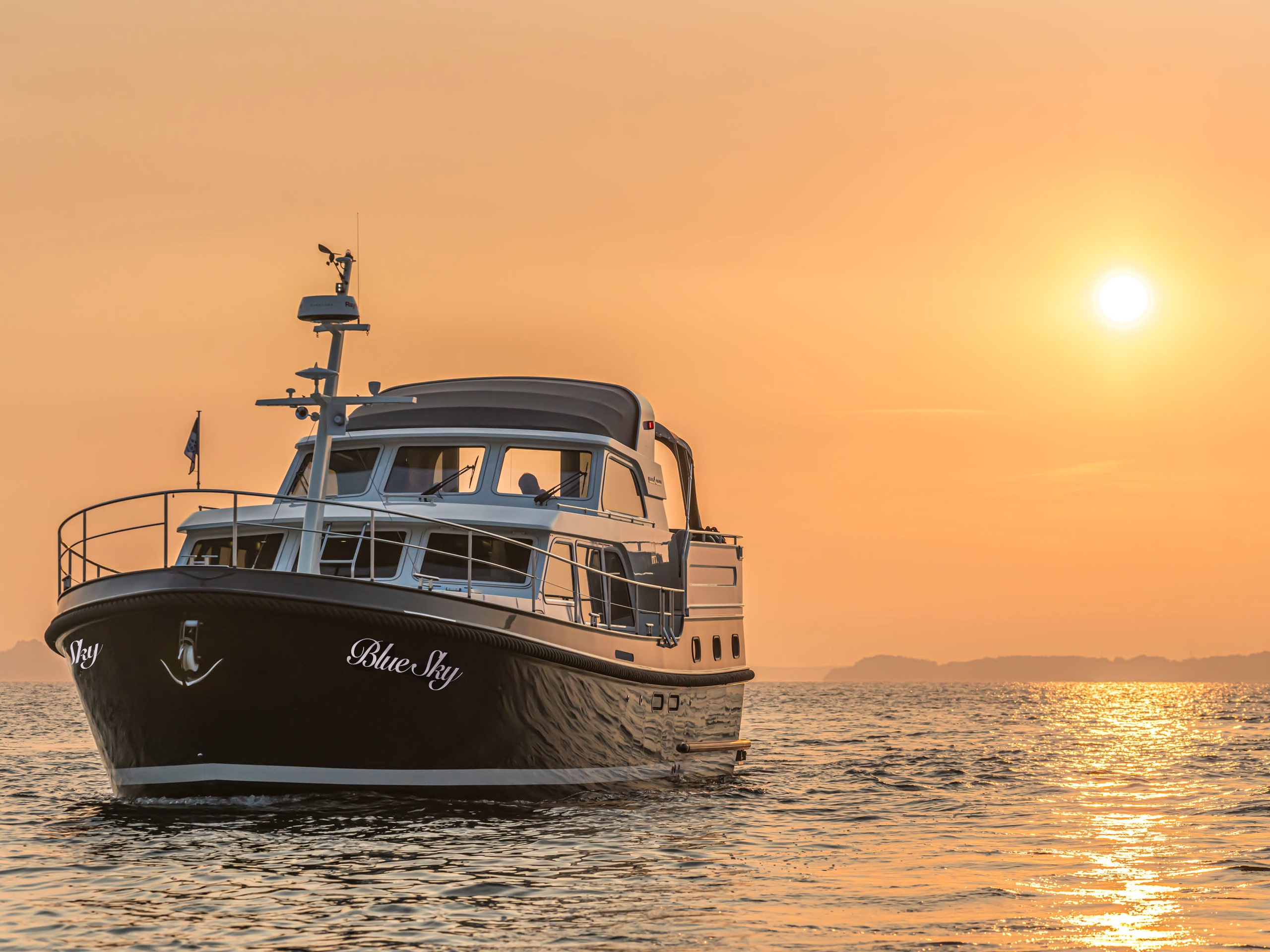 Sanzi Yacht Charter
